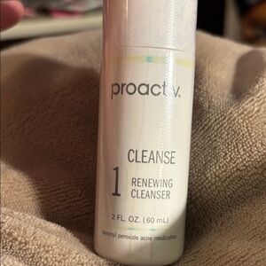 Proactiv Cleanse Renewing Cleanser - White